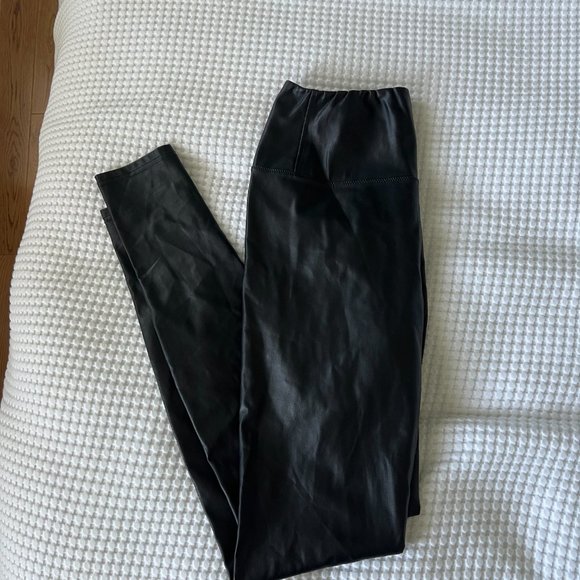 Aritzia Wilfred Free | Daria Vegan Leather Leggings Pant - Picture 8 of 10